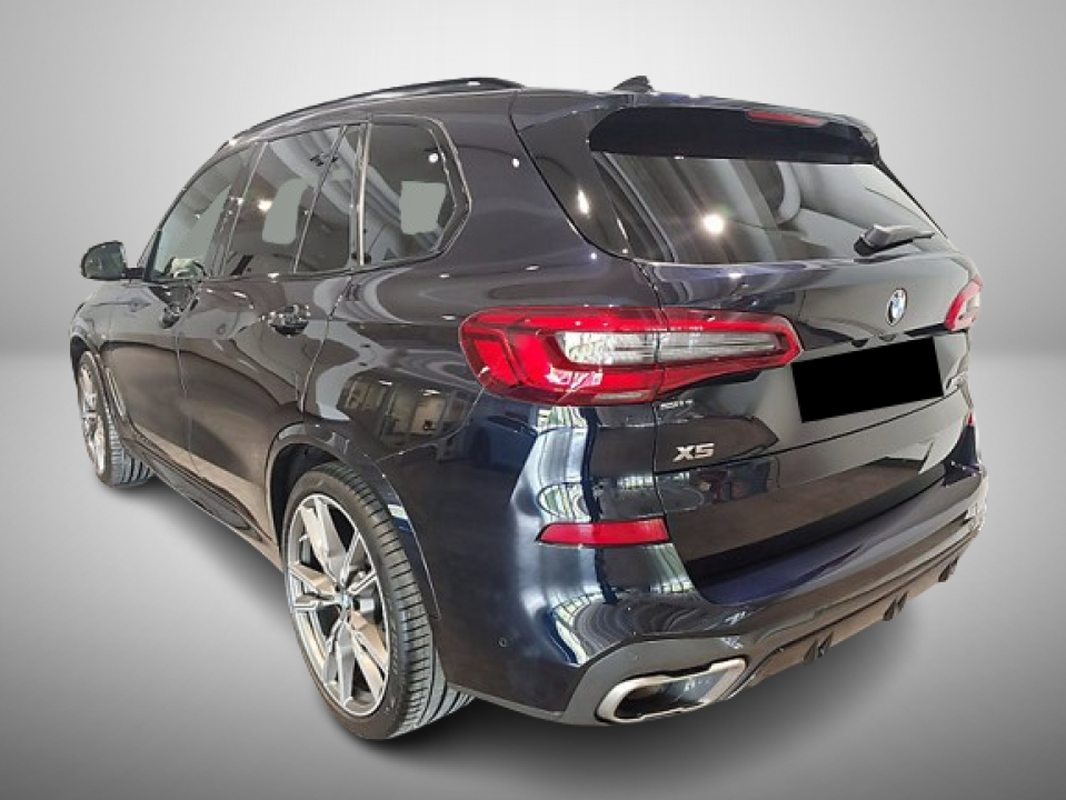 BMW X5 M50D (3)