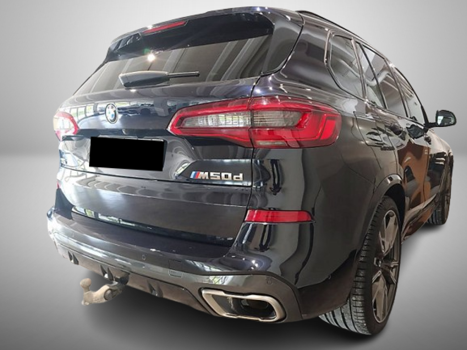 BMW X5 M50D (4)