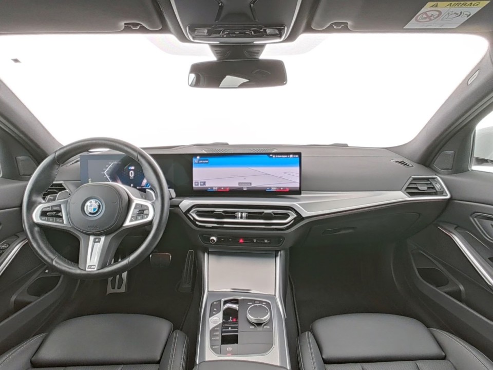 BMW Seria 3 320e M-Sport - foto 11