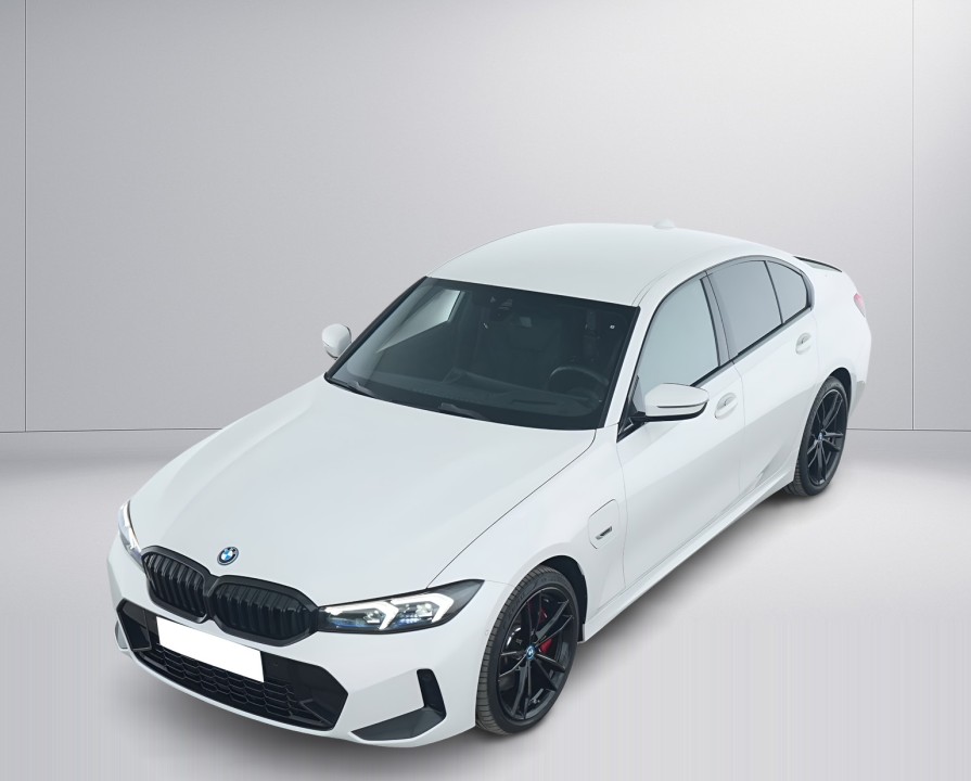 BMW Seria 3 320e M-Sport - foto 9