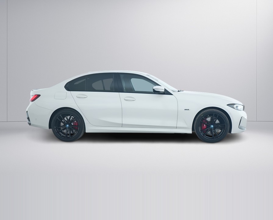 BMW Seria 3 320e M-Sport (2)