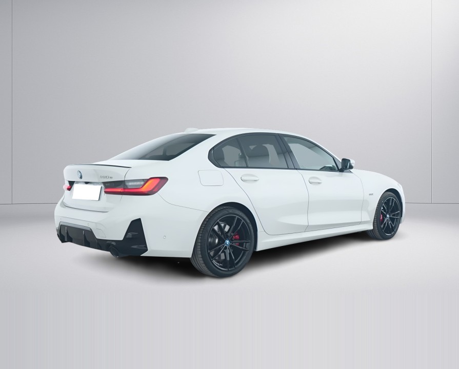 BMW Seria 3 320e M-Sport (3)