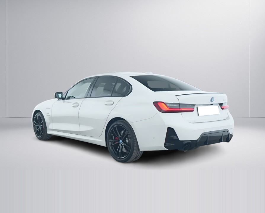 BMW Seria 3 320e M-Sport - foto 6