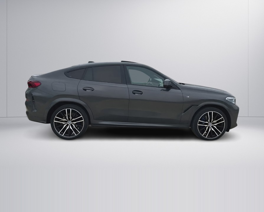 BMW X6 40i xDrive M-Sport (2)