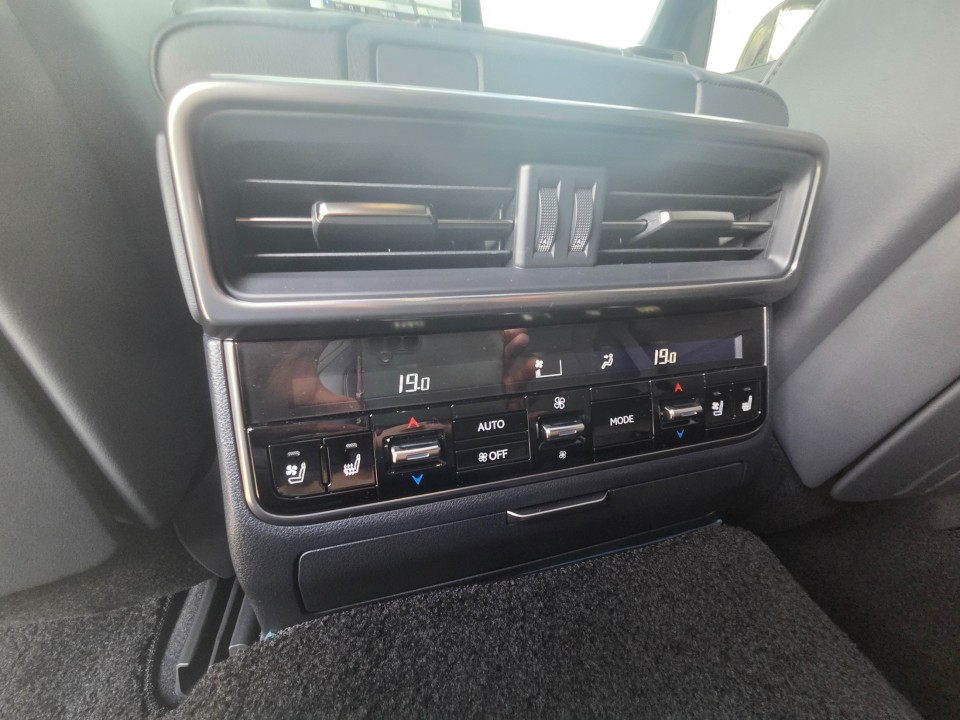 Lexus Seria LX 700h Overtrail - foto 10
