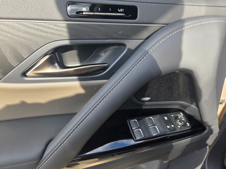Lexus Seria LX 700h Overtrail - foto 14