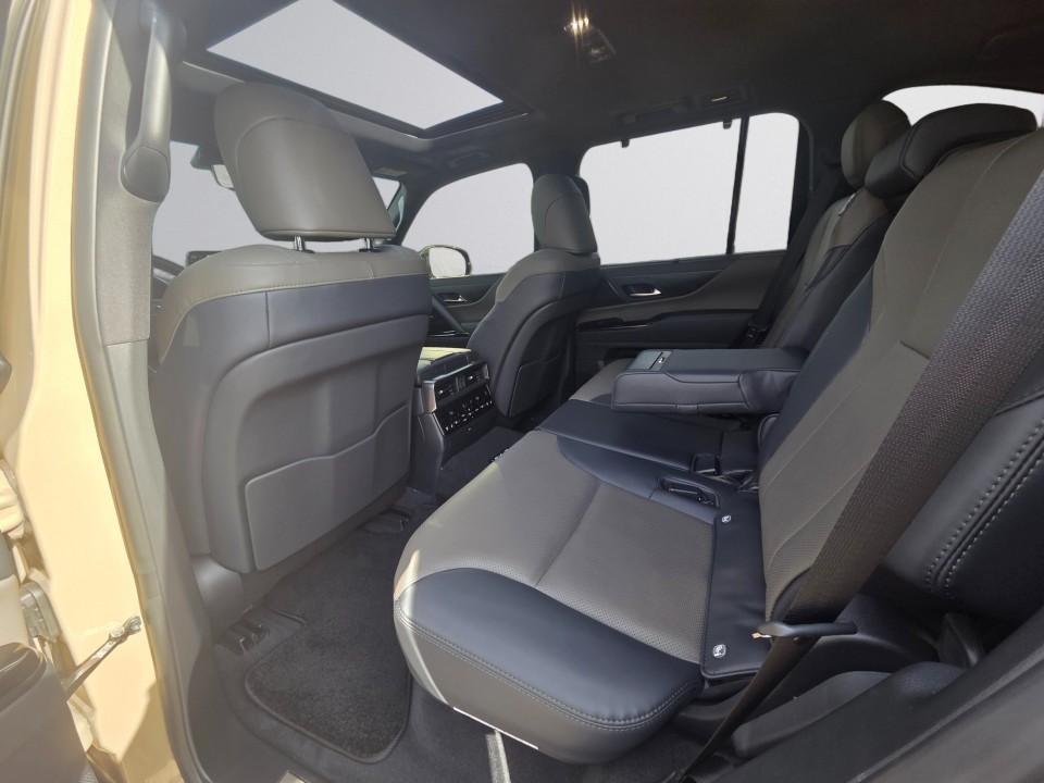 Lexus Seria LX 700h Overtrail - foto 12