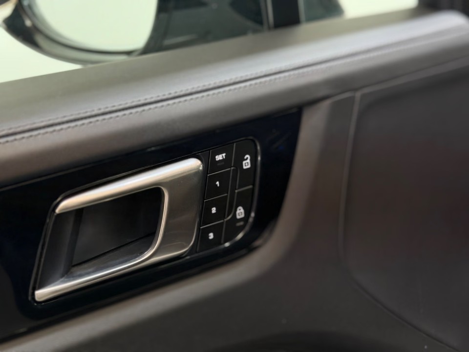 Porsche Cayenne Coupe - foto 27