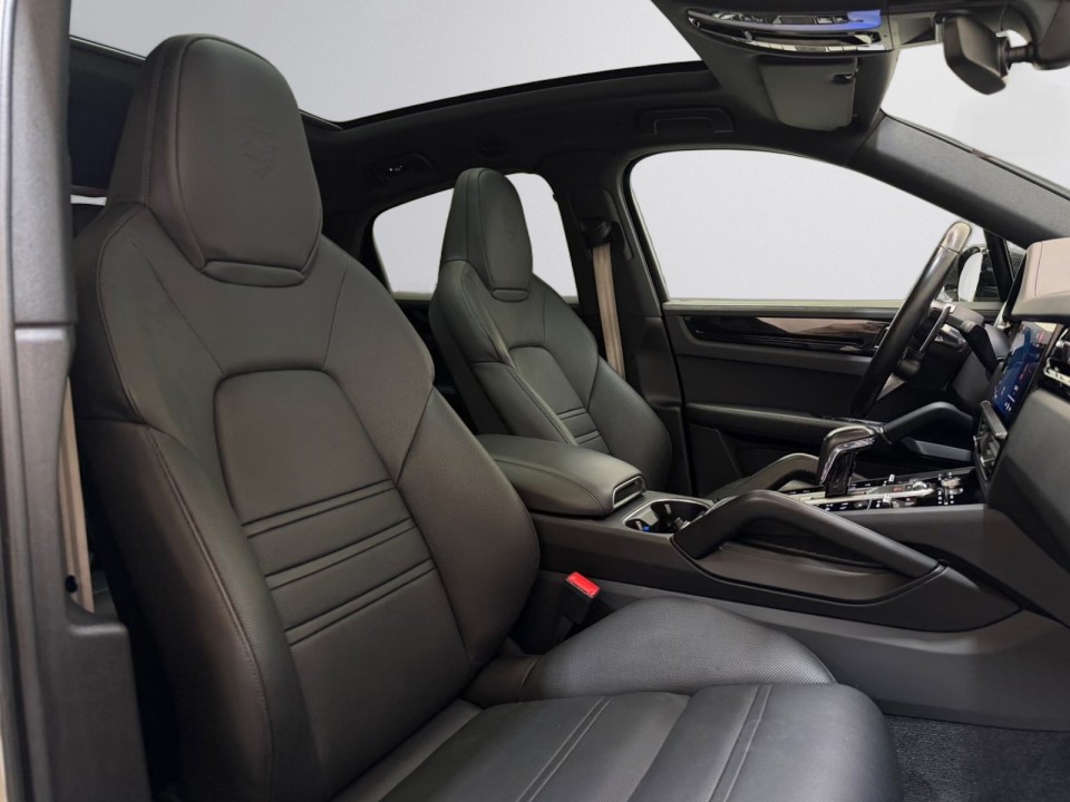 Porsche Cayenne Coupe - foto 14