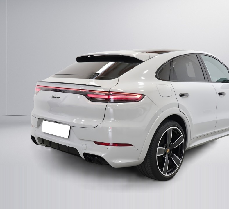 Porsche Cayenne Coupe - foto 33