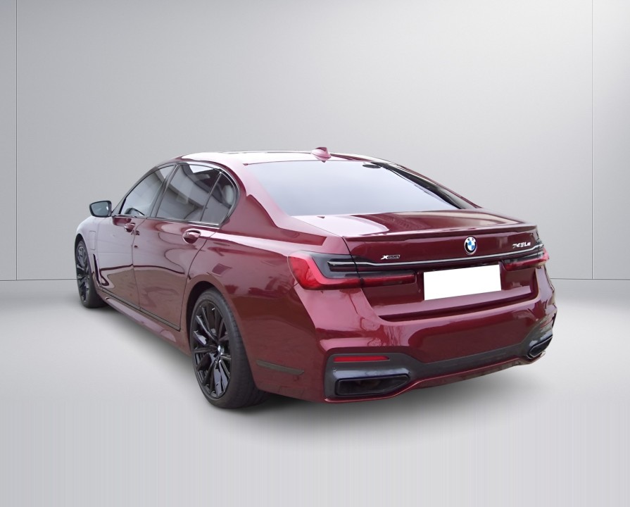 BMW Seria 7 745Le xDrive M-Sport (3)