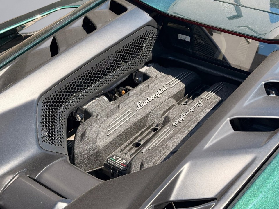 Lamborghini Revuelto - foto 21