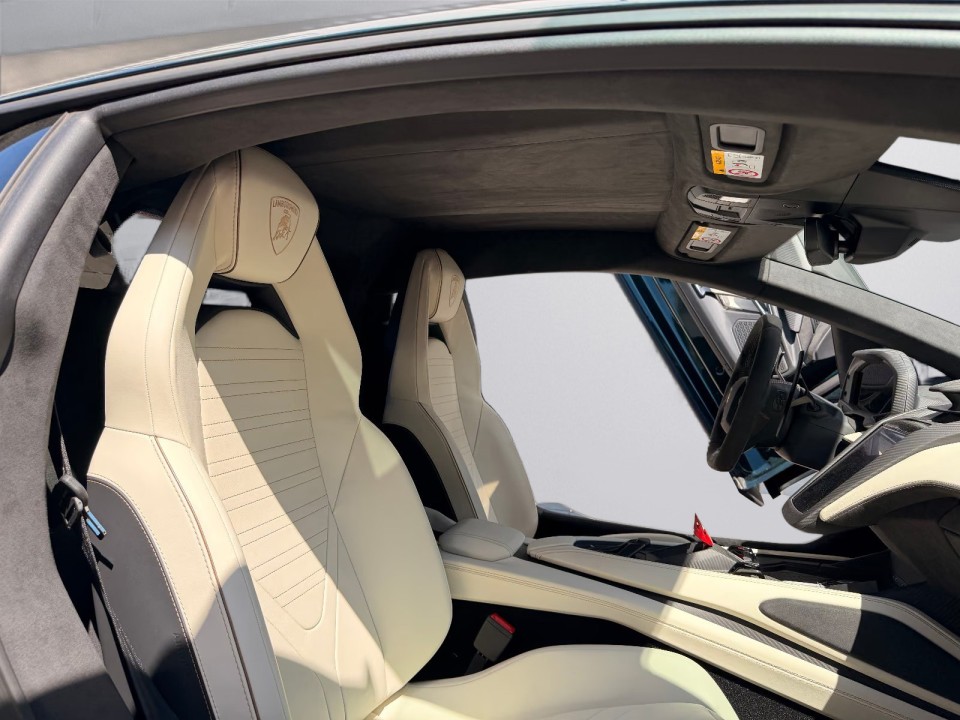 Lamborghini Revuelto - foto 12