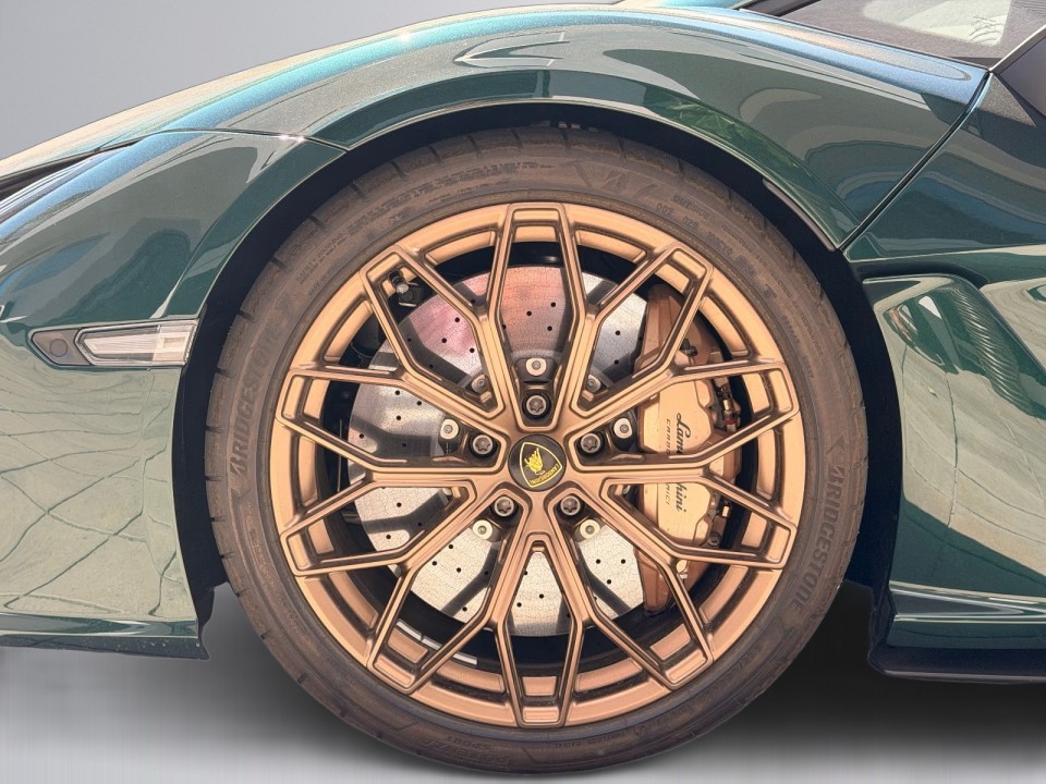 Lamborghini Revuelto - foto 25