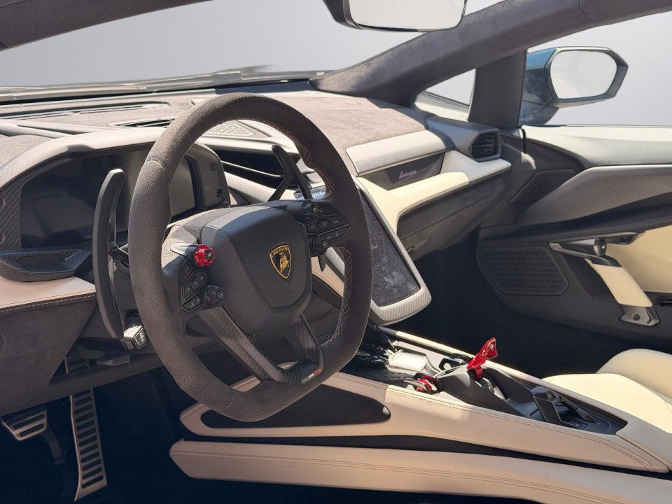 Lamborghini Revuelto - foto 8