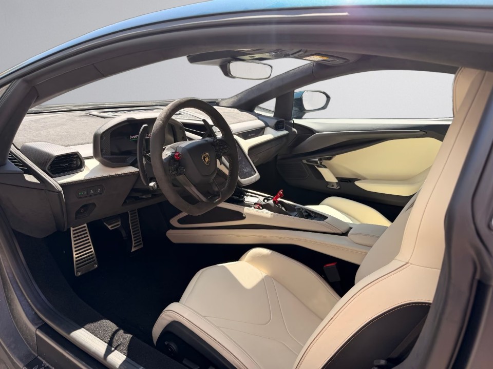 Lamborghini Revuelto - foto 7