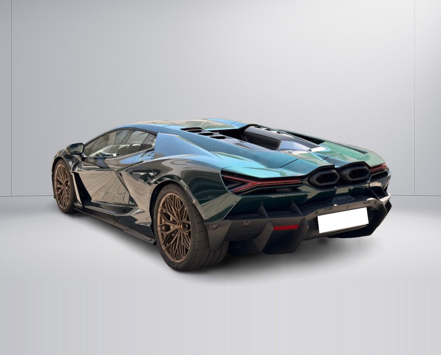 Lamborghini Revuelto (4)