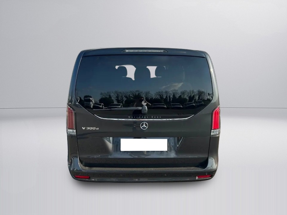 Mercedes-Benz V-Class Long 300d Avantgarde (5)