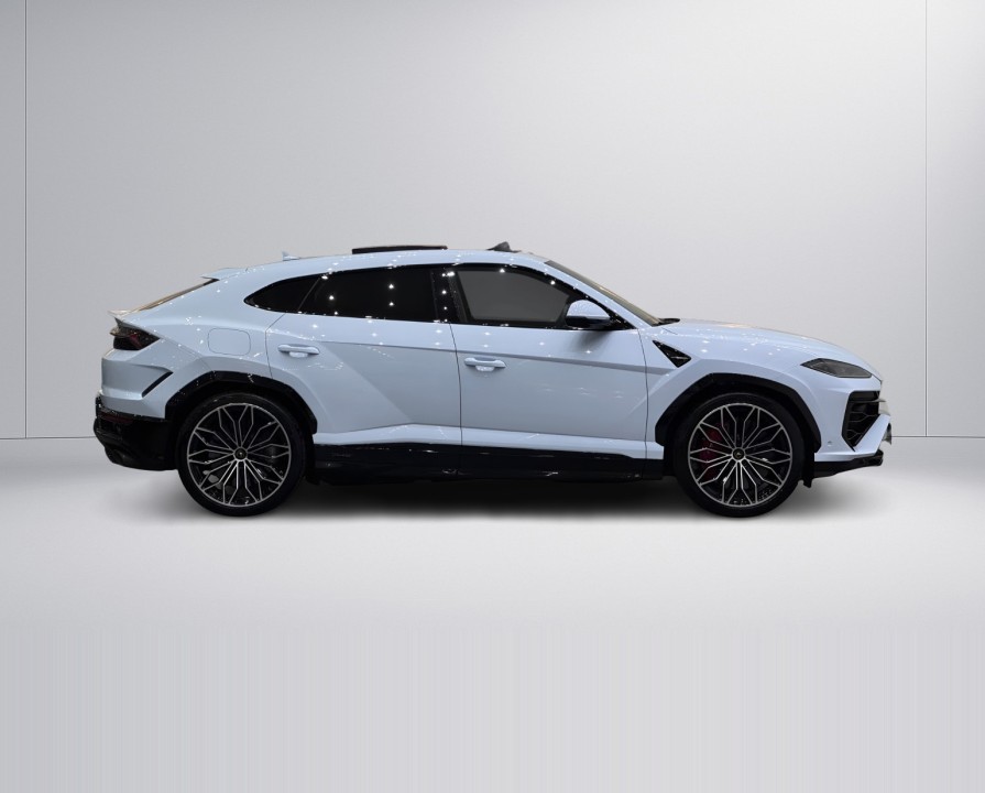 Lamborghini URUS SE (2)