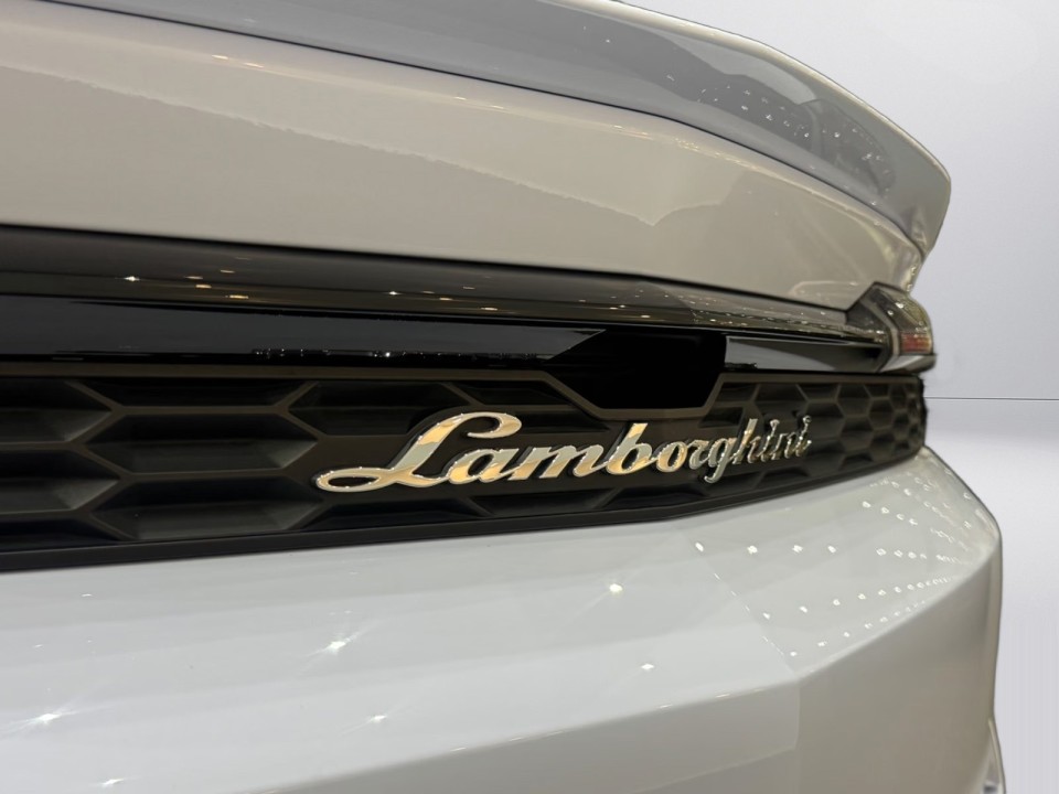 Lamborghini URUS SE - foto 36