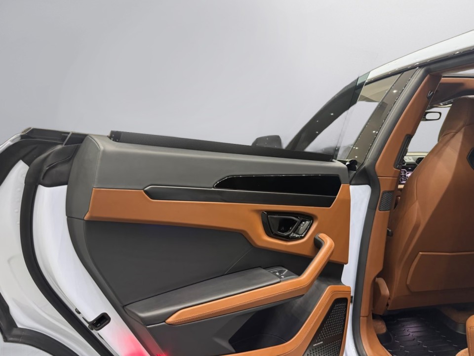 Lamborghini URUS SE - foto 31