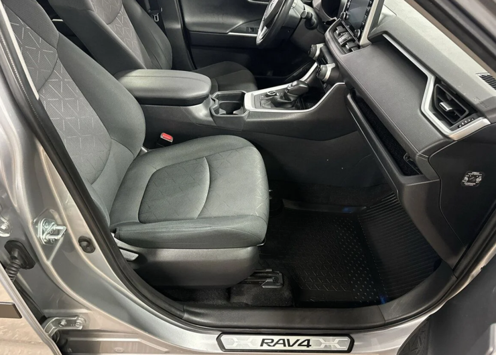 Toyota RAV4 Hybrid AWD - foto 11