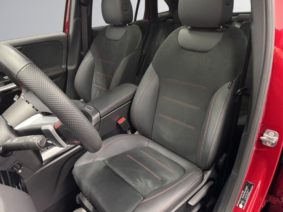Mercedes-Benz GLA 250 4MATIC AMG Line - foto 11
