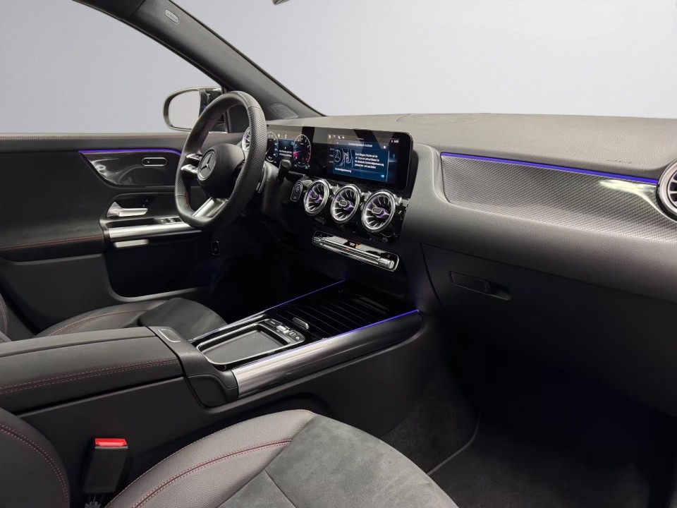 Mercedes-Benz GLA 250 4MATIC AMG Line - foto 10
