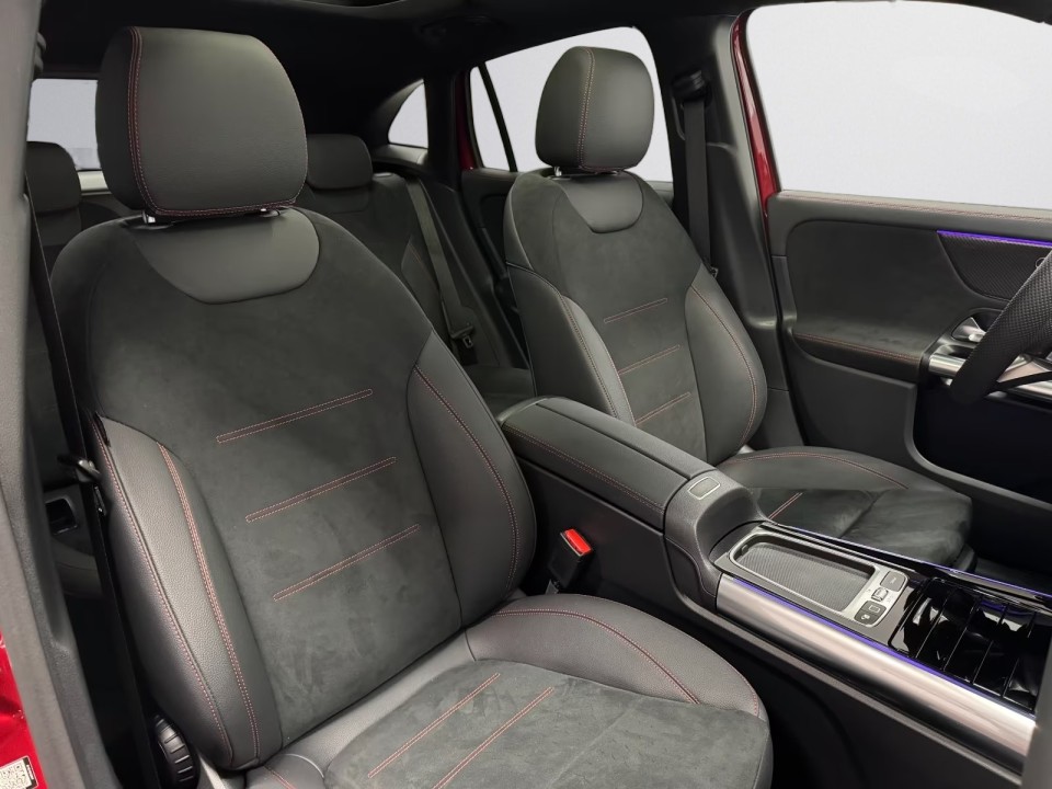 Mercedes-Benz GLA 250 4MATIC AMG Line - foto 12