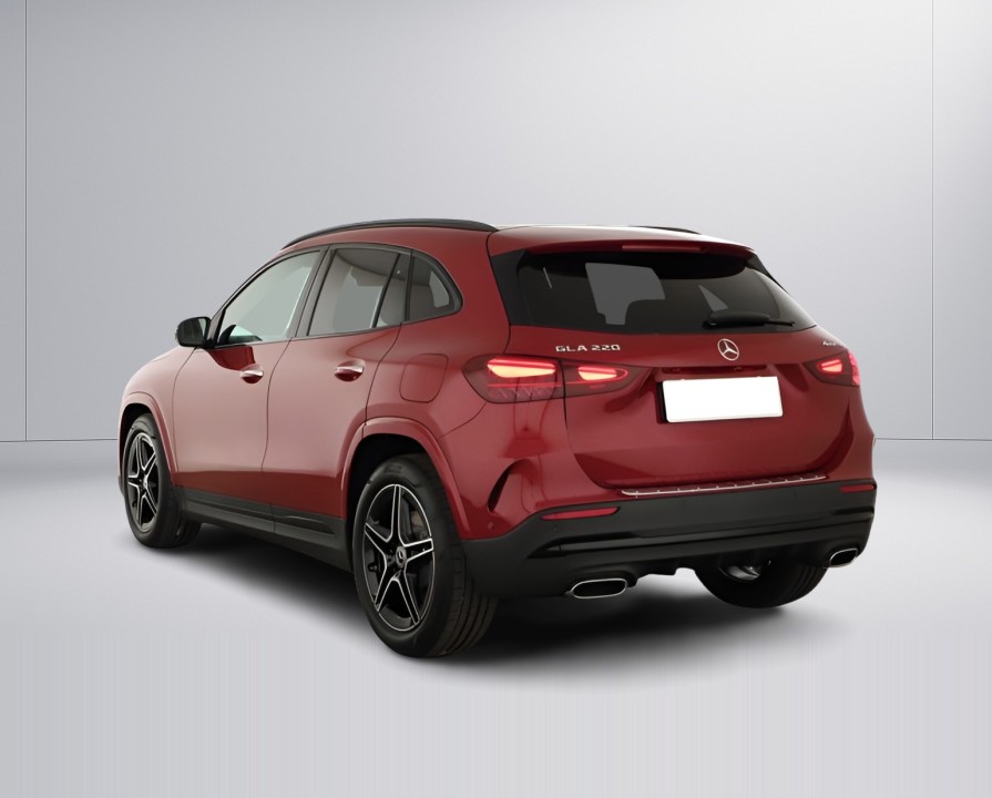 Mercedes-Benz GLA 220 4MATIC AMG Line (3)
