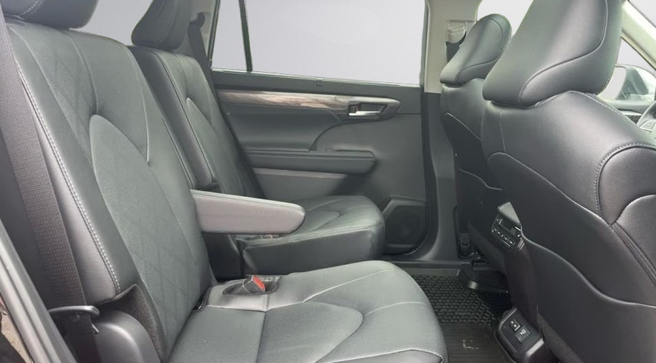 Toyota Highlander Luxury - foto 18