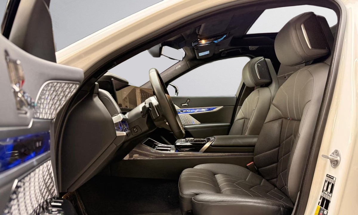 BMW i7 xDrive60 M-Sport - foto 11