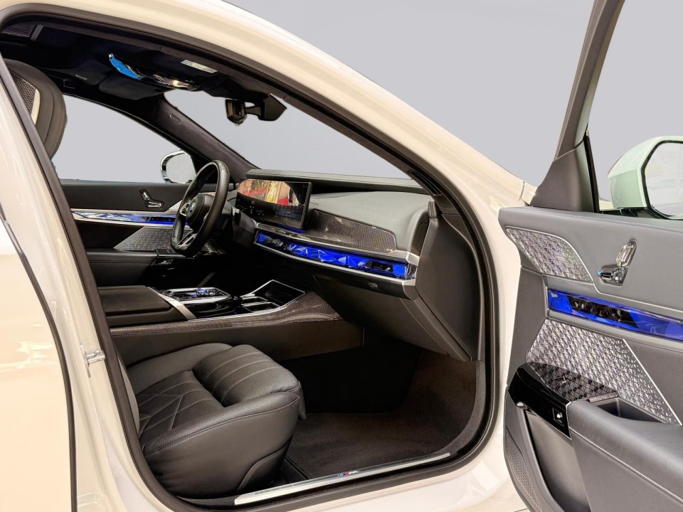 BMW i7 xDrive60 M-Sport - foto 13