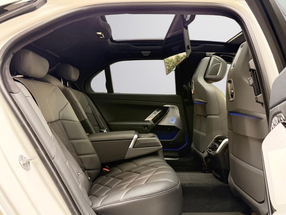 BMW i7 xDrive60 M-Sport - foto 22