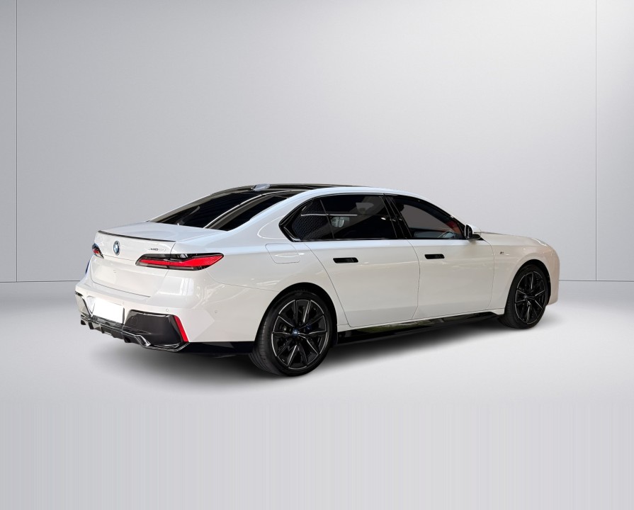 BMW i7 xDrive60 M-Sport (2)