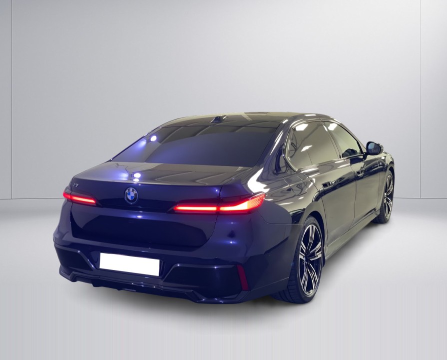 BMW i7 xDrive60 M-Sport (2)