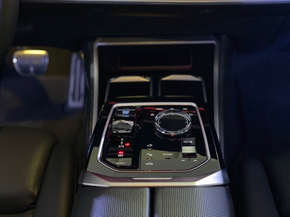 BMW i7 xDrive60 M-Sport - foto 18