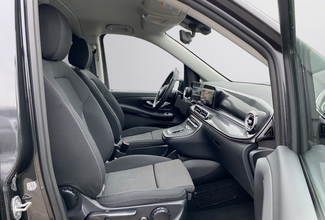 MERCEDES-BENZ V-Class 2024 — imagine 16