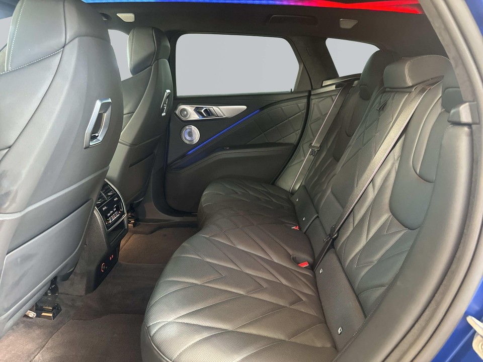 BMW XM - foto 17
