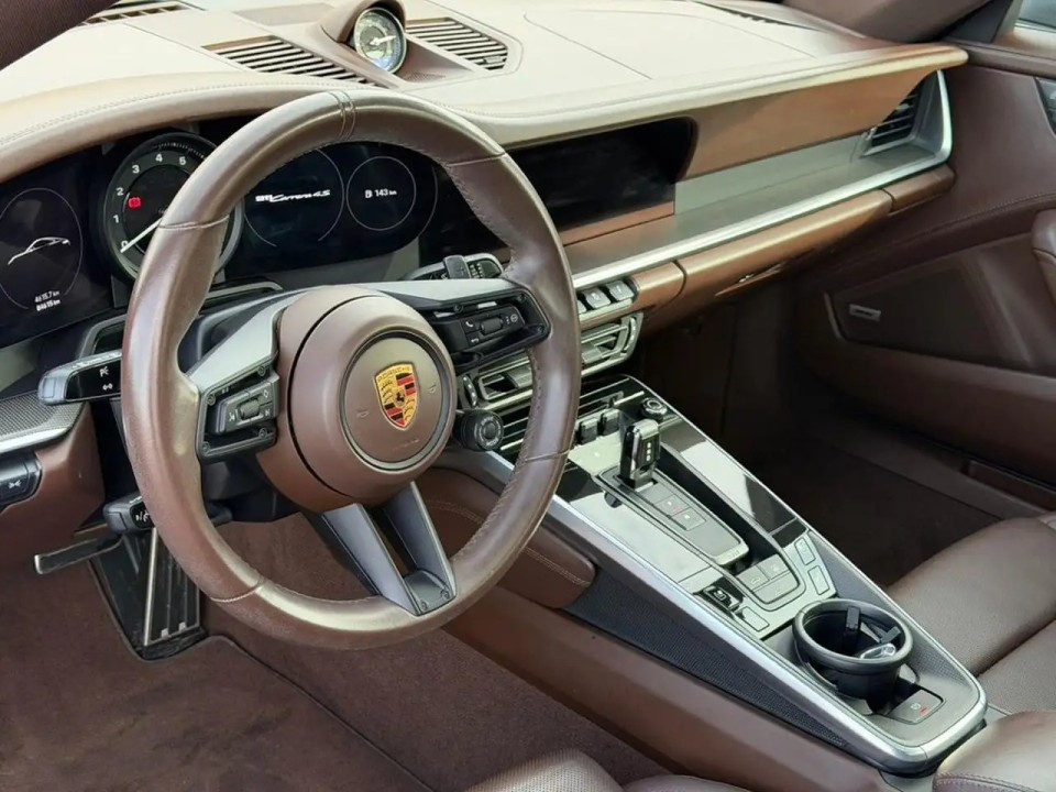 Porsche 992 - foto 10