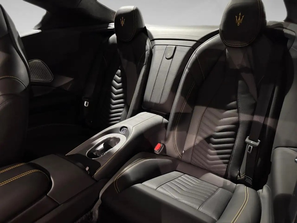 Maserati GranTurismo Trofeo - foto 12
