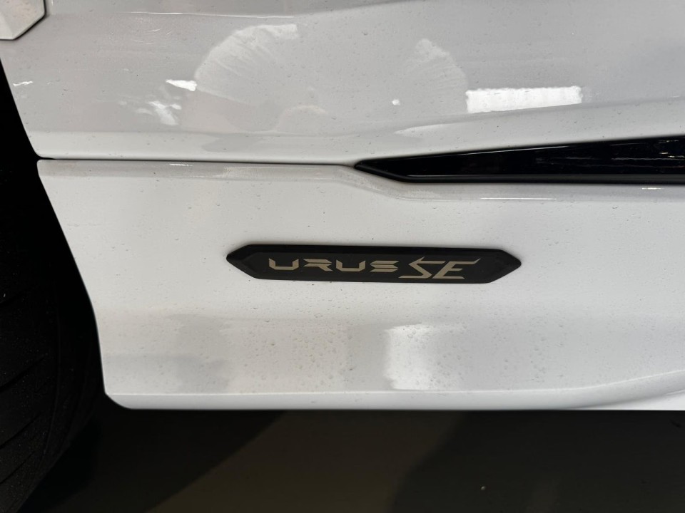 Lamborghini URUS SE - foto 30