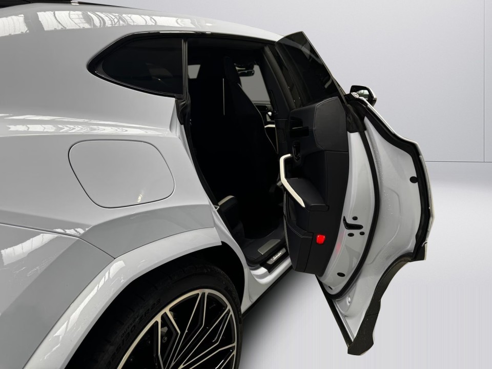 Lamborghini URUS SE - foto 25
