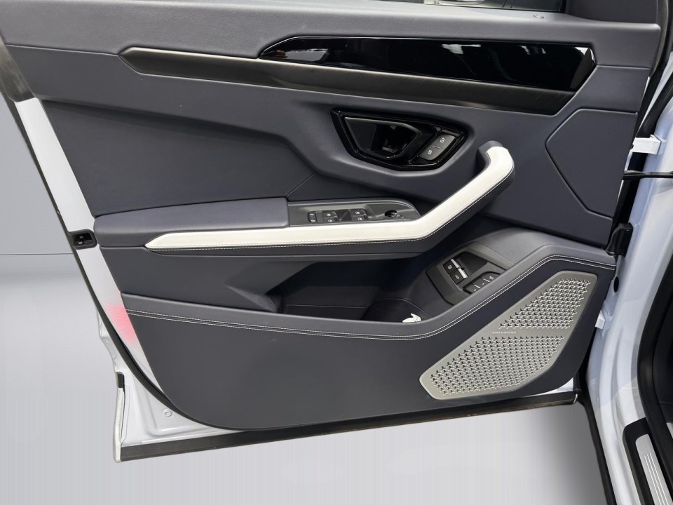 Lamborghini URUS SE - foto 18