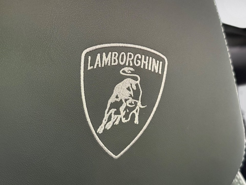 Lamborghini URUS SE - foto 21