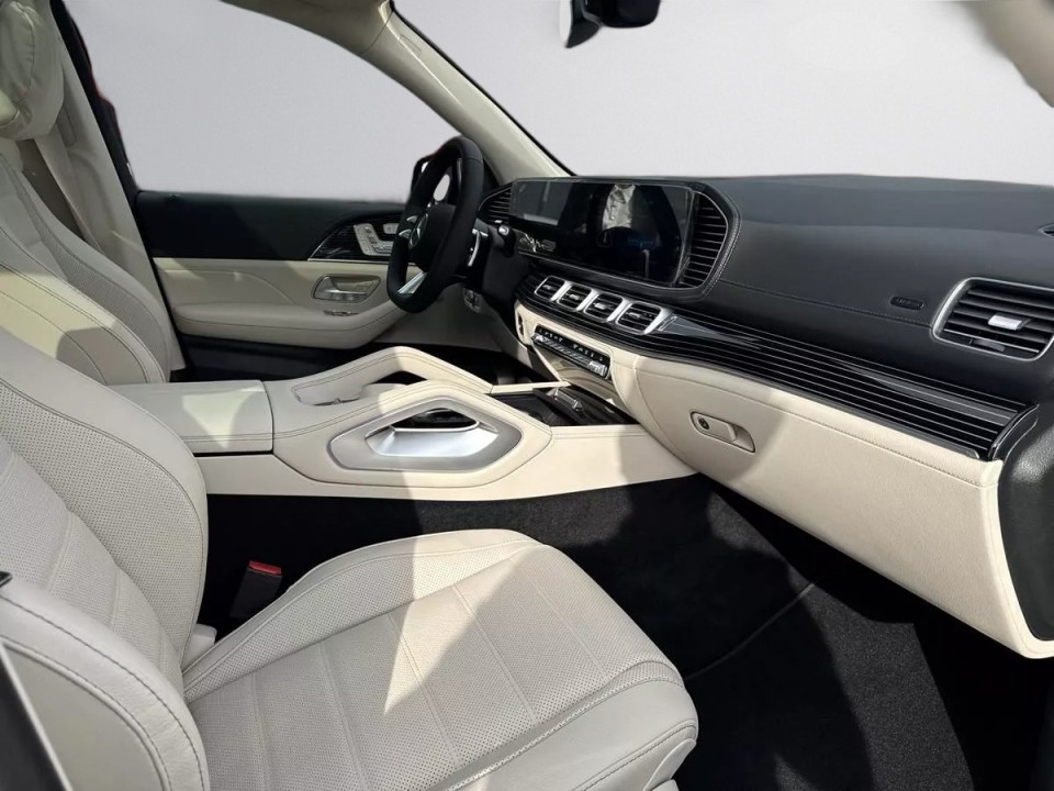 Mercedes-Benz GLS 580 4MATIC AMG Line - foto 13