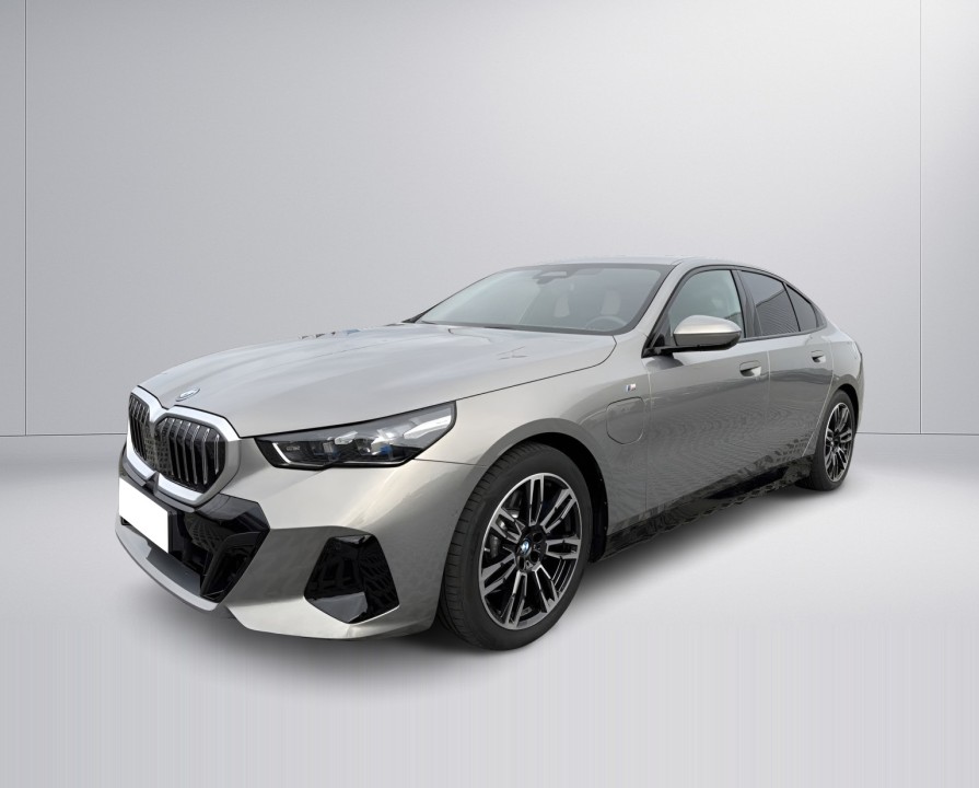 BMW Seria 5 530e xDrive M-Sport (2)