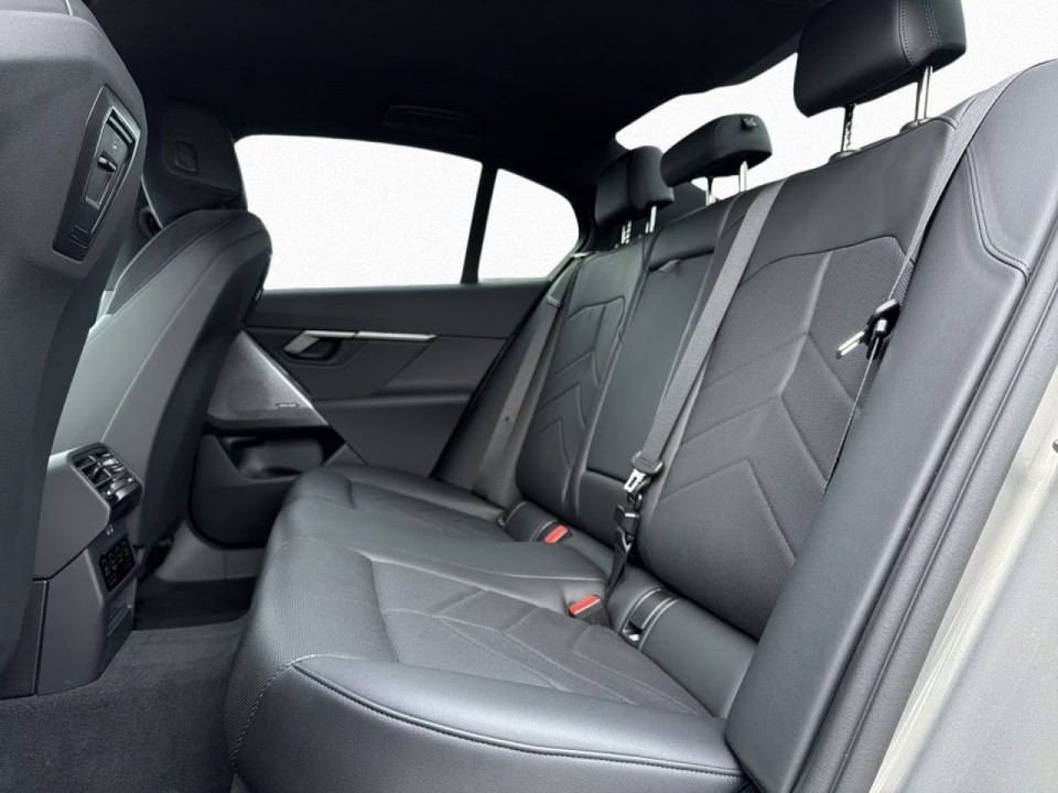 BMW Seria 5 530e xDrive M-Sport - foto 6