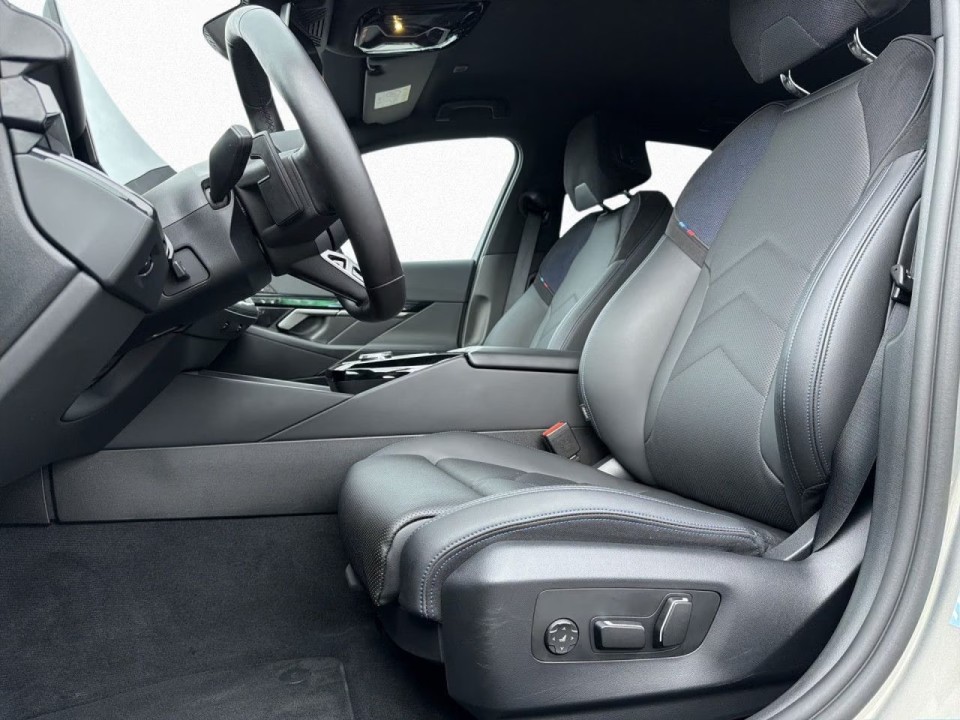 BMW Seria 5 530e xDrive M-Sport (5)