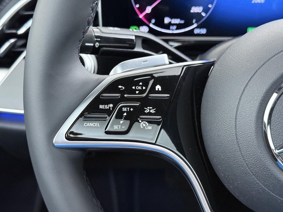 Mercedes-Benz E 300e 4MATIC Exclusive - foto 16